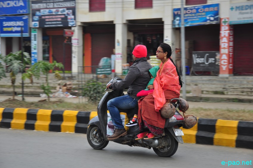 Ningols on the way to her mapam lamdam on the occassion of Ningol Chakkouba in Thoubal Bazar / Singjamei :: November 13 2015