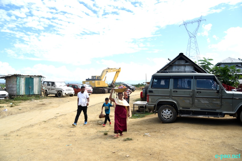 Ningols on the way to and back  from her mapam lamdam on Ningol Chakkouba at Thanga - Karang :: October 30 2019