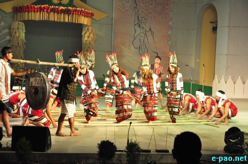 Day 5: Sangai Festival 2014 : Cultural performance from Churachandpur District at BOAT :: November 25 2014
