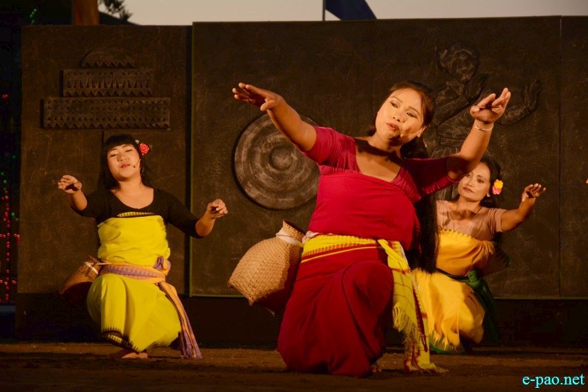 Khullang eshei on Day 3 at Manipur Sangai Festival at Hapta Kangjeibung :: November 23 2016
