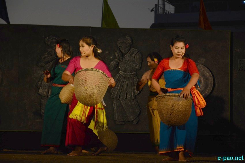 Khullang eshei on Day 3 at Manipur Sangai Festival at Hapta Kangjeibung :: November 23 2016