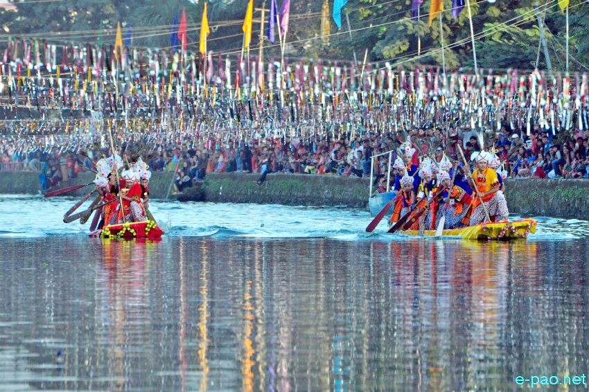 Day 8 :  Hiyang Tanaba (Traditional Boat Race) at Manipur Sangai Festival at Thangapat :: 28 November 2017