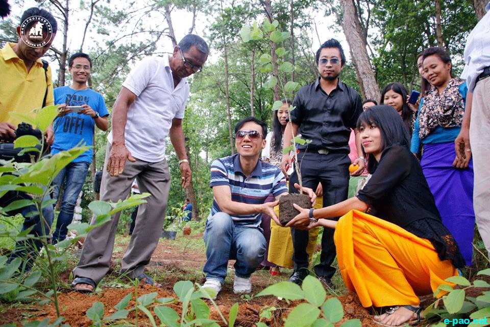 Junichi Kajioka: Flower and tree plantation at Ema Keithel and Heingang Ching :: June 29 2014