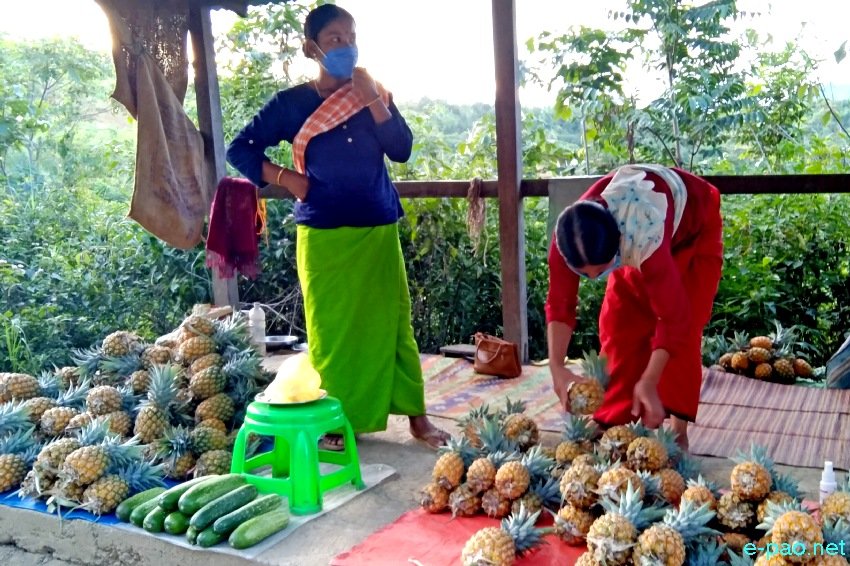 Pineapple sold at the road side of Ngariyan Hills in Imphal East, Manipur :: 12th July 2021
