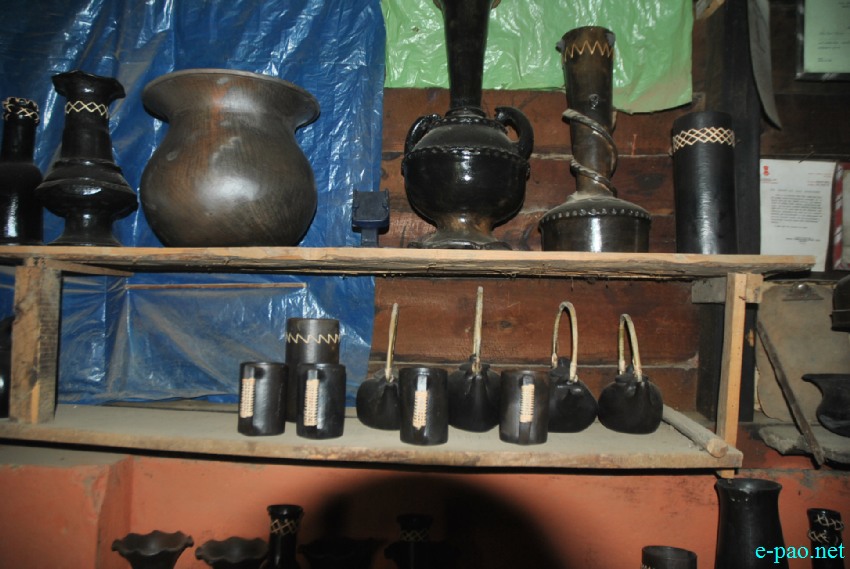 Nungbi Pottery factory at Ukhrul with  President's awardee - Machihan Sasa  :: Last week of August 2013