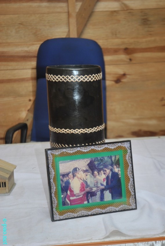 Nungbi Pottery factory at Ukhrul with  President's awardee - Machihan Sasa  :: Last week of August 2013