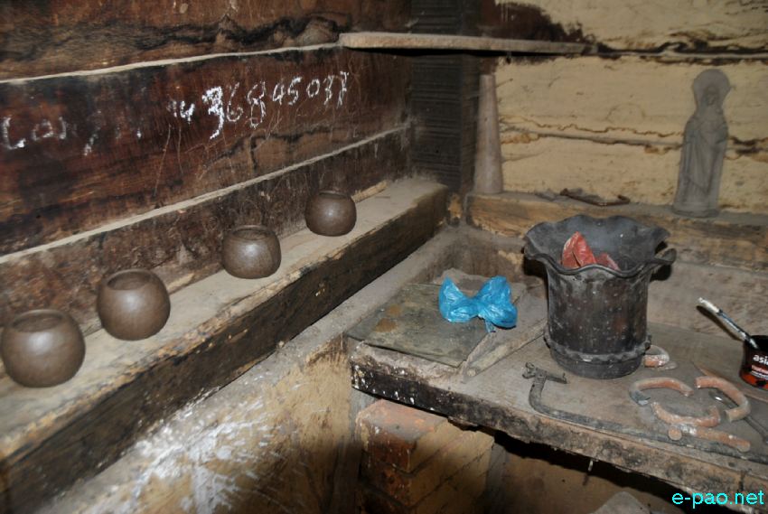 Nungbi Pottery factory at Ukhrul with  President's awardee - Machihan Sasa  :: Last week of August 2013