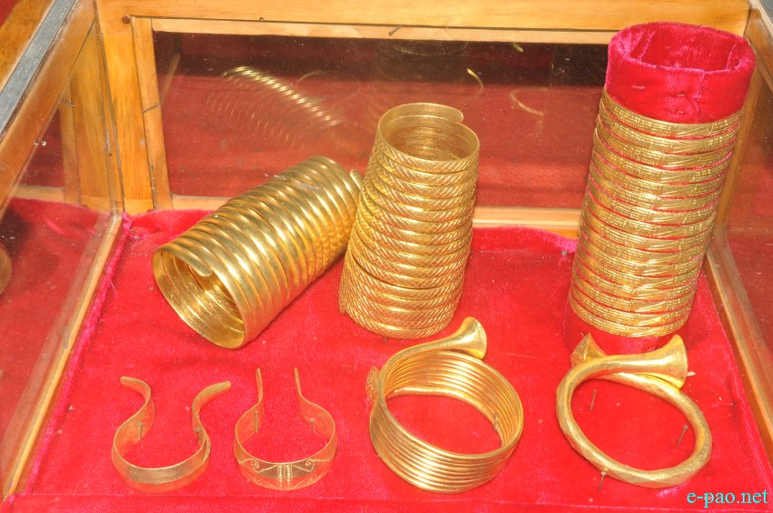 Distribution of Awards to outstanding craftspersons  under 'Assistance to Individual Artisans for 2013-2014' :: 27 Feb 2014