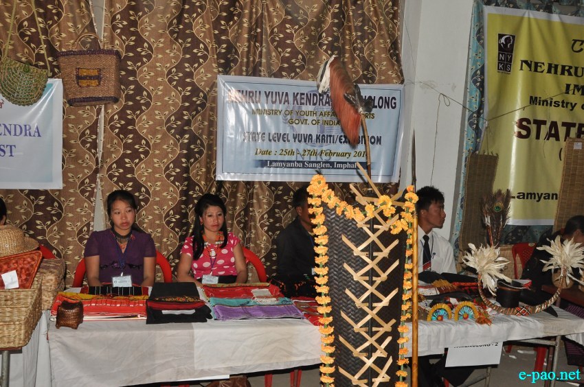 Handicrafts and Handloom Display at State Level Youth Festival at Lamyanba Sanglen, Imphal :: 27 Feb 2014