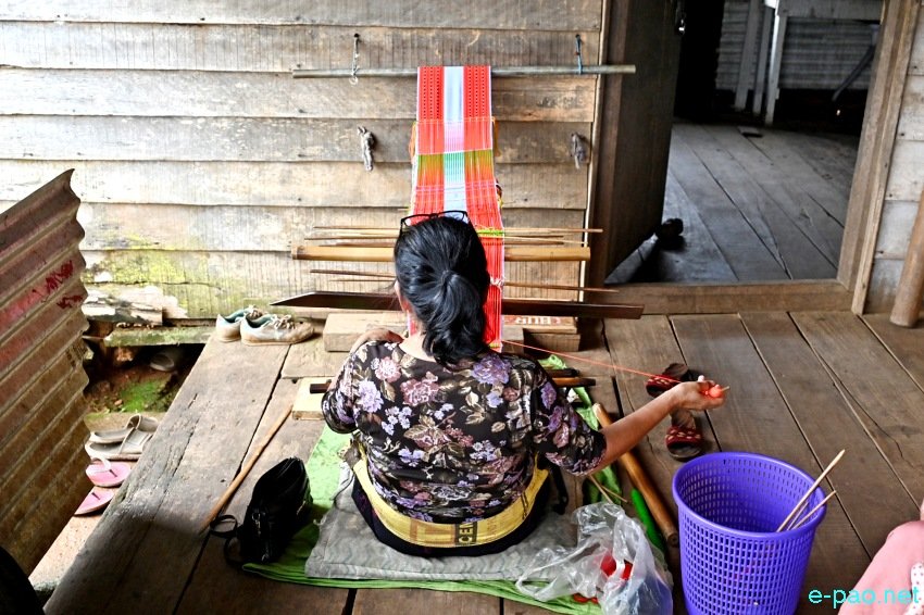 Weaving Tangkhul Traditional Shawl at Punoram, Kamjong district :: 25th June 2022