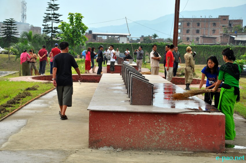 Members of Film Forum, Manipur cleaning up Kekrupat Martyrs' Memorial complex for June 18 Observation :: June 14 2013