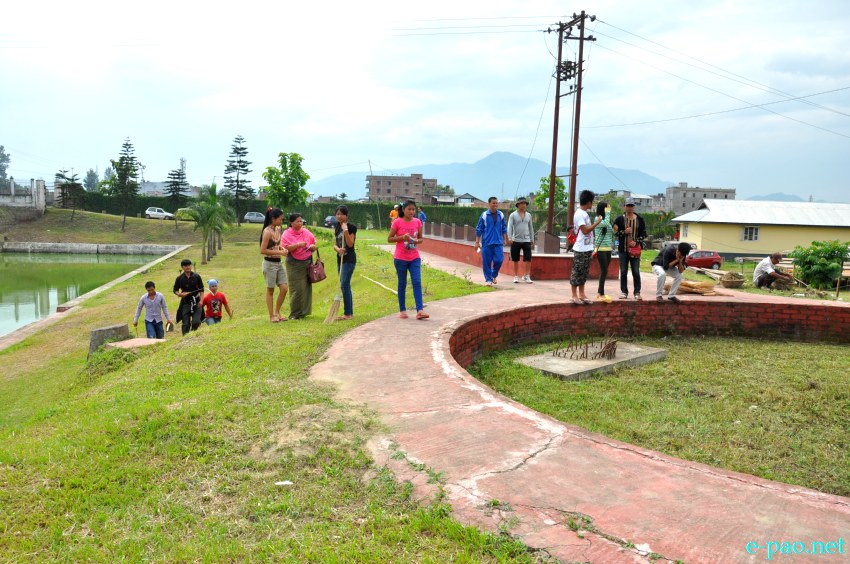 Members of Film Forum, Manipur cleaning up Kekrupat Martyrs' Memorial complex for June 18 Observation :: June 14 2013
