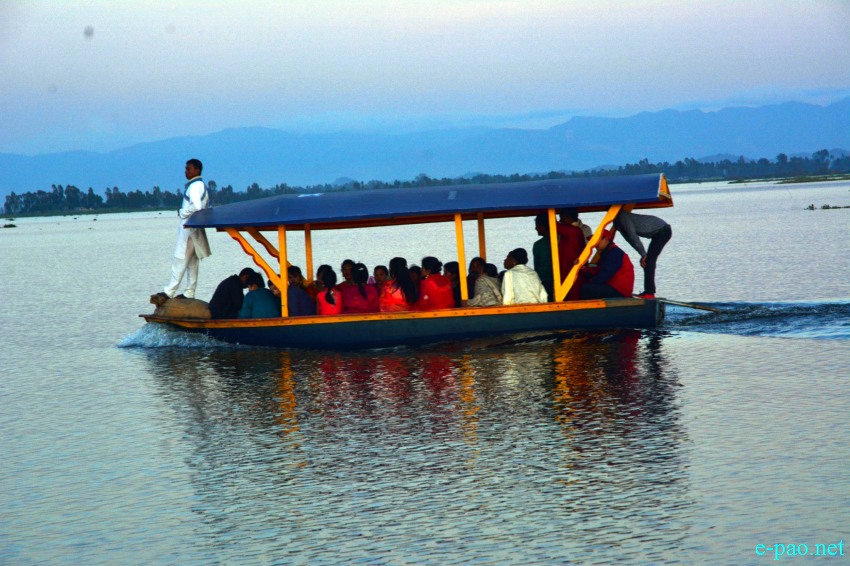 Sunset at Loktak : People returning from  Mangani Chakouba from Thang-Ga to Karang :: November 2015