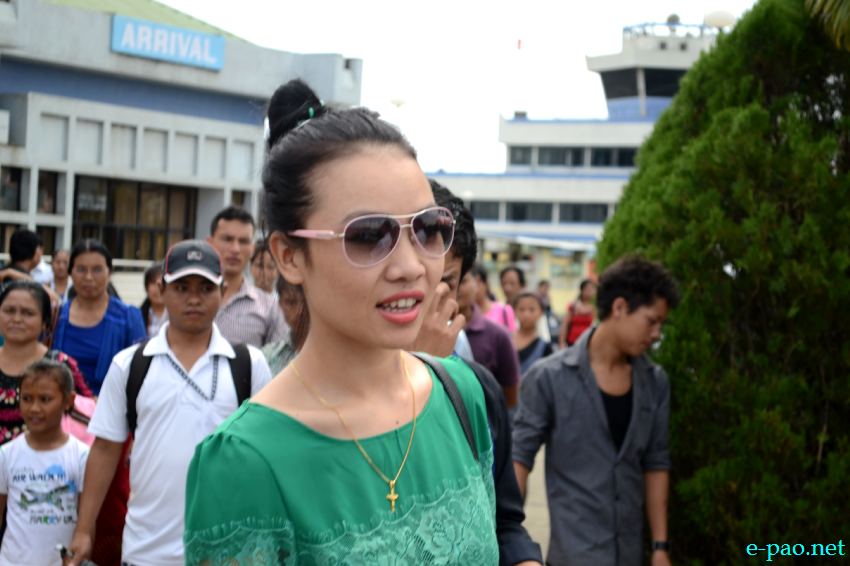 Lina Lamneilhing Chongloi (Miss Bharat 2013 / Miss India NE) reception by KSO, Sadar Hills at Tulihal Airport :: 26 Sep 2013