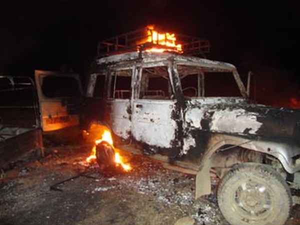 Chawangkining: Vehicle burnt by suspected UNC bandh supporters