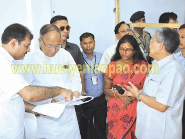 CM O Ibobi Singh and other officials during the inspection at Tulihal Airport