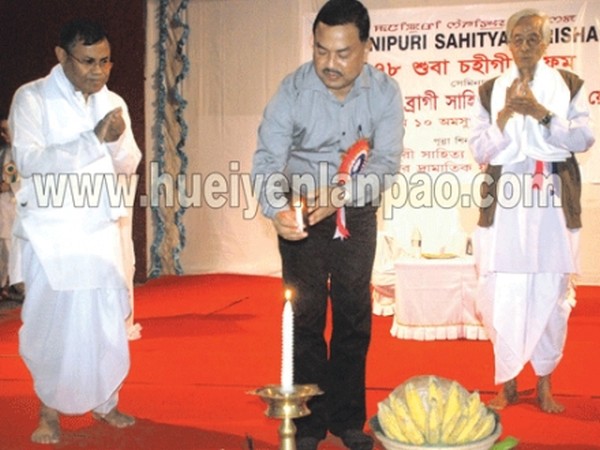Education Minister Moirangthem Okendro lighting the inaugural lamp of the 78th annual meet of Manipuri Sahitya Parishad at MDU Hall