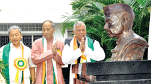Ibobi at the site of the unveiled statue of Pandit Nehru at Congress Bhawan