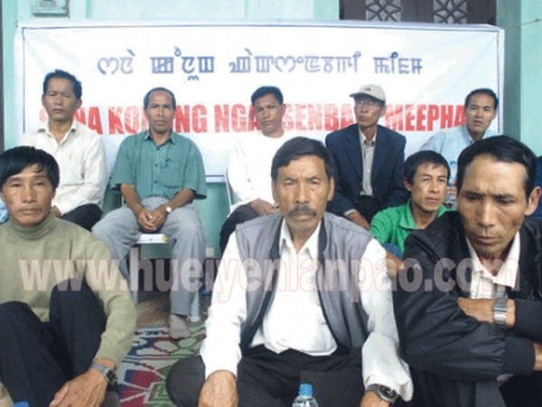 Headman of Hundung village and others taking part in a meeting held at Sana Konung against the Government decision of taking over the Royal Palace
