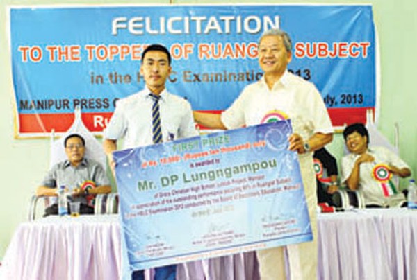 Ruanglat subject toppers feted