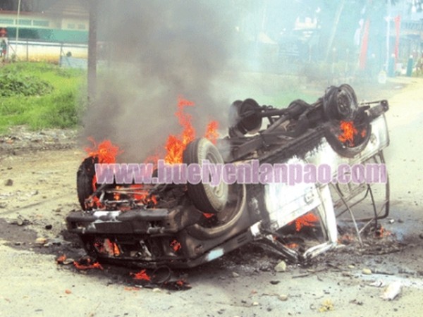 Two Commando vehicles set ablaze at Hatta, Mantripukhri