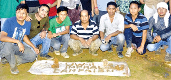 Members Second World War Imphal Campaign Foundation with the artefacts