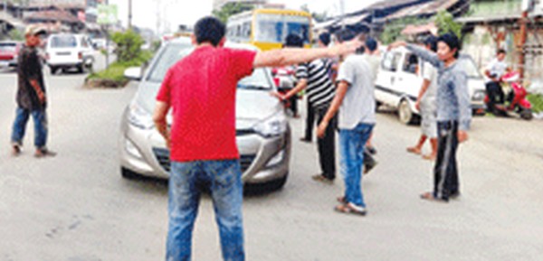 Bandh supporters stopping vehicles
