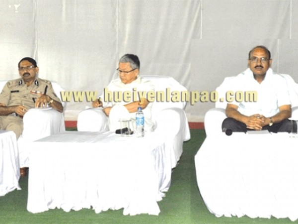 Home Minister Gaikhangam (middle), DGP MK Das (Left) and Principal Secretary (Home) Dr J Suresh Babu attending the meeting to discuss the shortages of Home Department