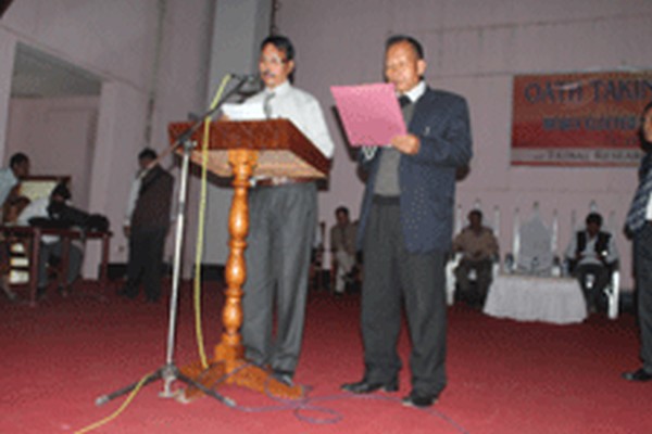 Lalkhomang Serto being administered
