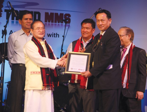 Managing Director of Shija Hospital and Research Institute (SHRI) Dr Kh Palin being felicitated by Chief Minister of Arunachal Pradesh Nabam Tuki during  the Northeast Festival in New Delhi