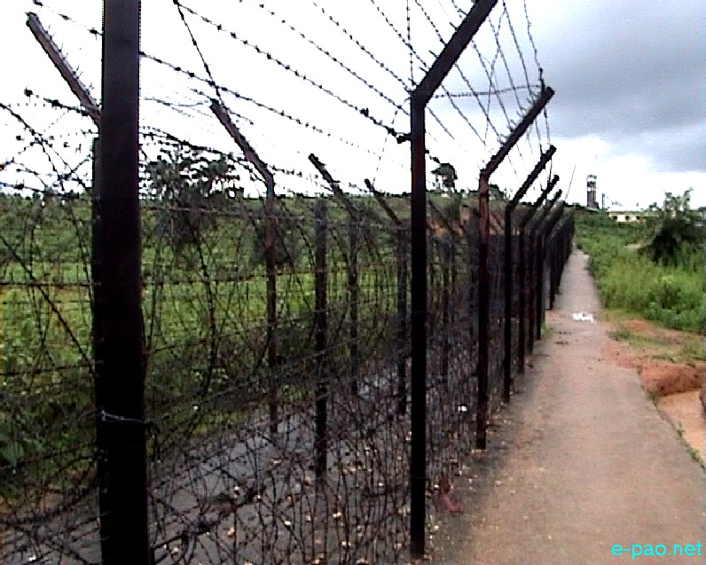 Indo-Myanmar border near Moreh (border pillar #79 and #81 covering a distance of 10 Kms) :: July 2013