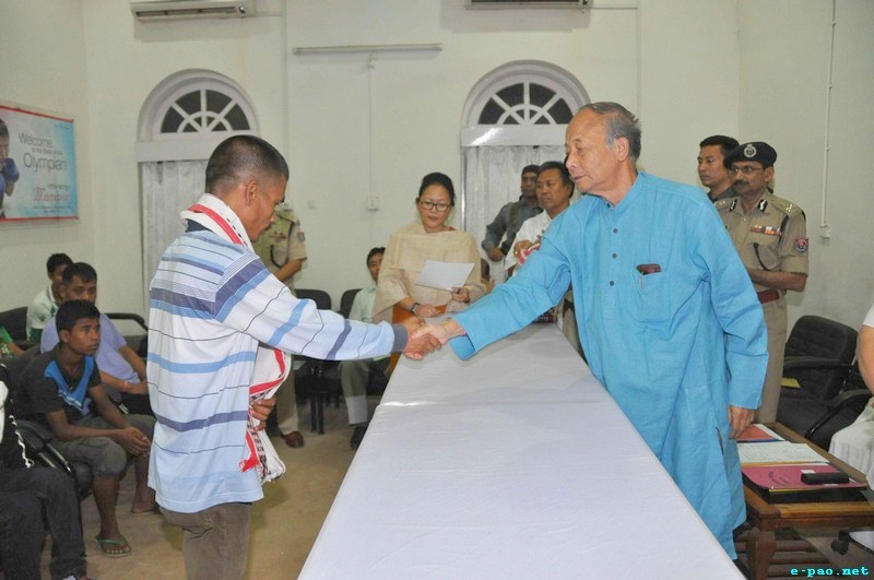 12 cadres surrendered of six insurgent organisations to Government along with arms at Chief Minister's Secretariat :: September 04 2013