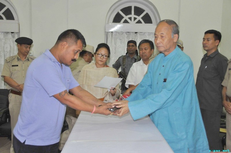 12 cadres surrendered of six insurgent organisations to Government along with arms at Chief Minister's Secretariat :: September 04 2013