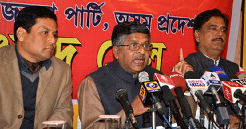 Senior BJP leader Ravi Shankar Prasad and Gopinath Munde addressing the media