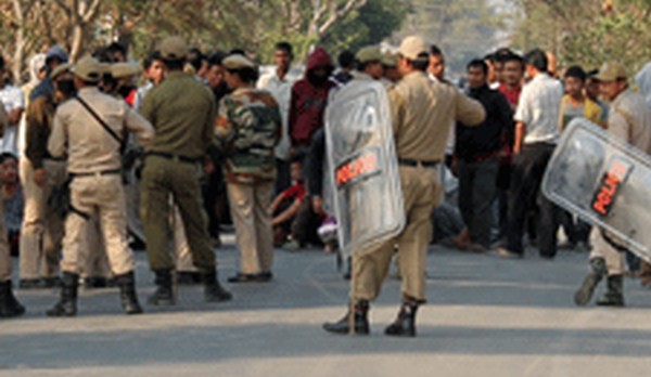 Cops on the ready to tackle the protestors