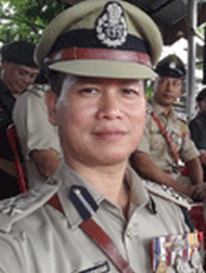  Clay Khongsai (on February 11 2014) 