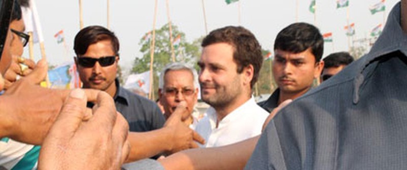 Rahul Gandhi reaches out to the people at Wangjing Kodompokpi ground on March 19