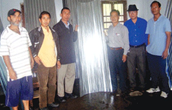 Kangpokpi MLA donates GI sheets