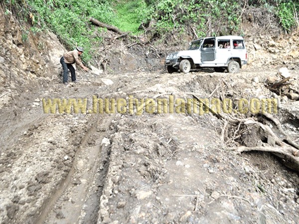 The poor state of Shirui-Chingsui road constructed under PMGSY