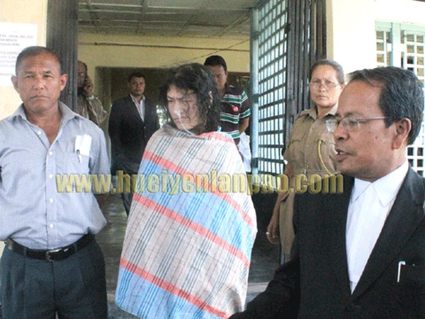 Irom Sharmila talking to media persons at CJM Court Complex, Lamphelpat