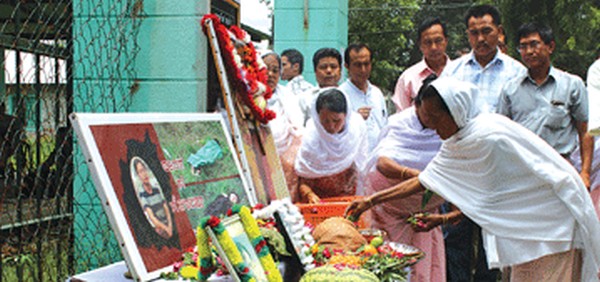 Manorama's mother leading the commemoration programme