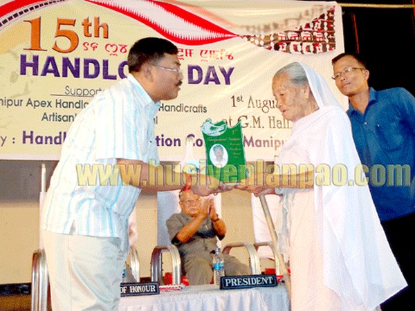 Handloom Day observed