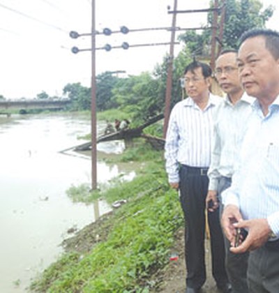 IFC Minister Ngamthang Haokip inspecting Imphal river