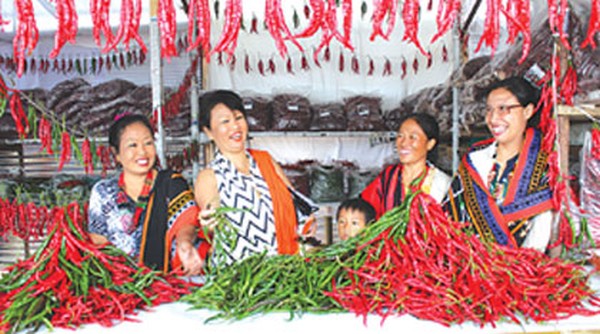 Sirarakhong chillies put up for sale/display