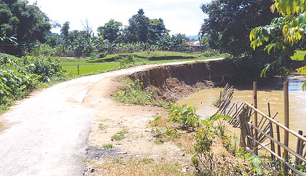 The road of Kashimpur to Leisabithol