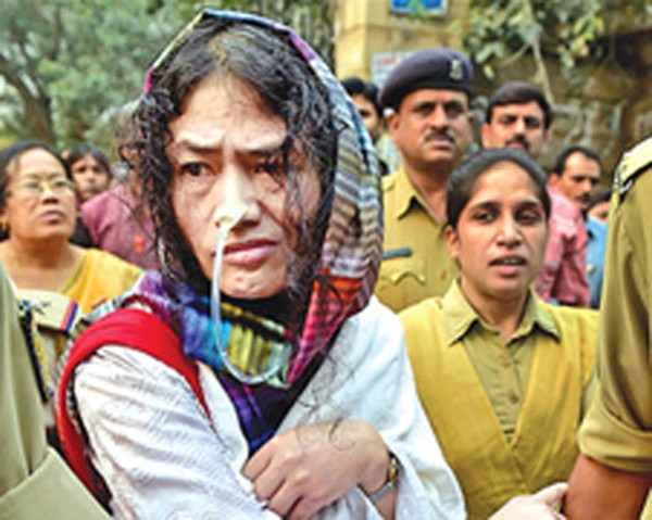 Sharmila being escorted to the Court by the police at Delhi