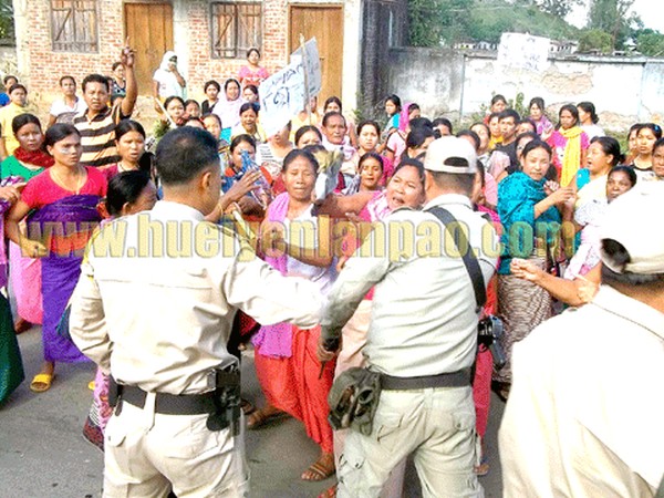 Irate mob storms Thoubal PS