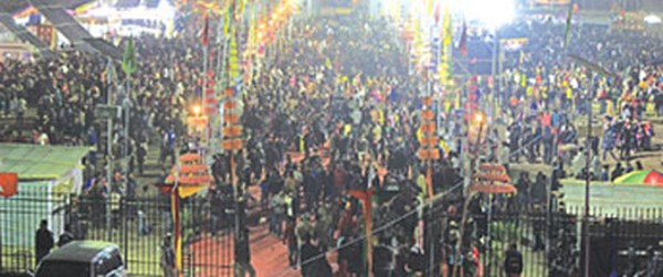 Enthuisastic crowds make their way to the main venue of Sangai festival