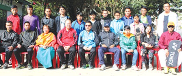 MBA pesident Bijoy Koijam and State shuttlers pose for lens