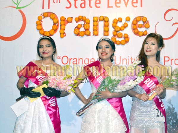 Orange Queen MG Kapagongliu being flanked by Ajona Pamei First Runner up (L) and  Miranda TK